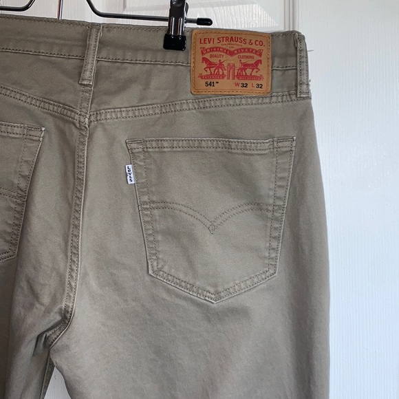Levi's Other - Levis Khaki 541s W32 L32